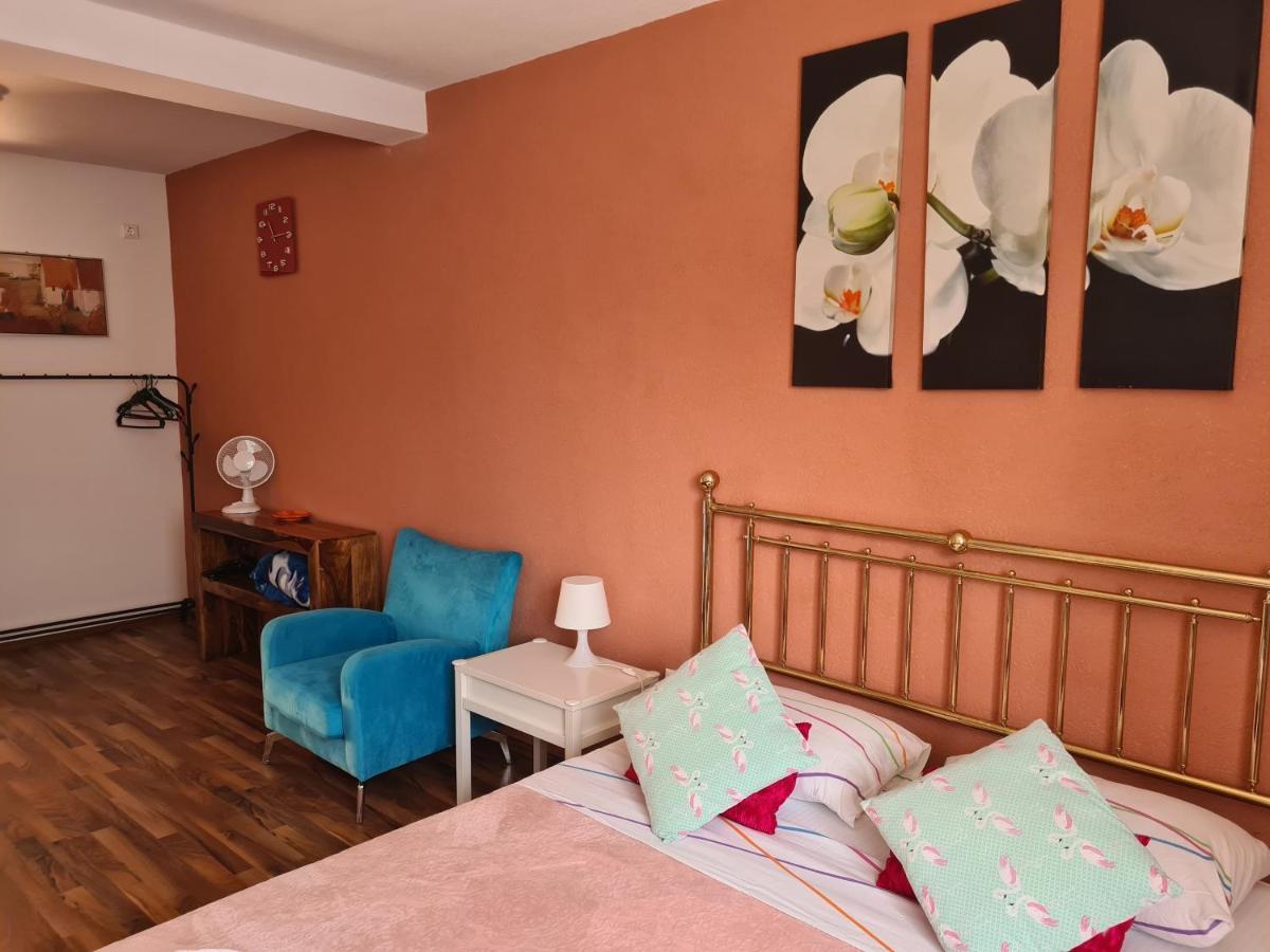 Luca'S Studio 3 ,Close To Therme Bucharest, Airport Otopeni Balotesti Kültér fotó